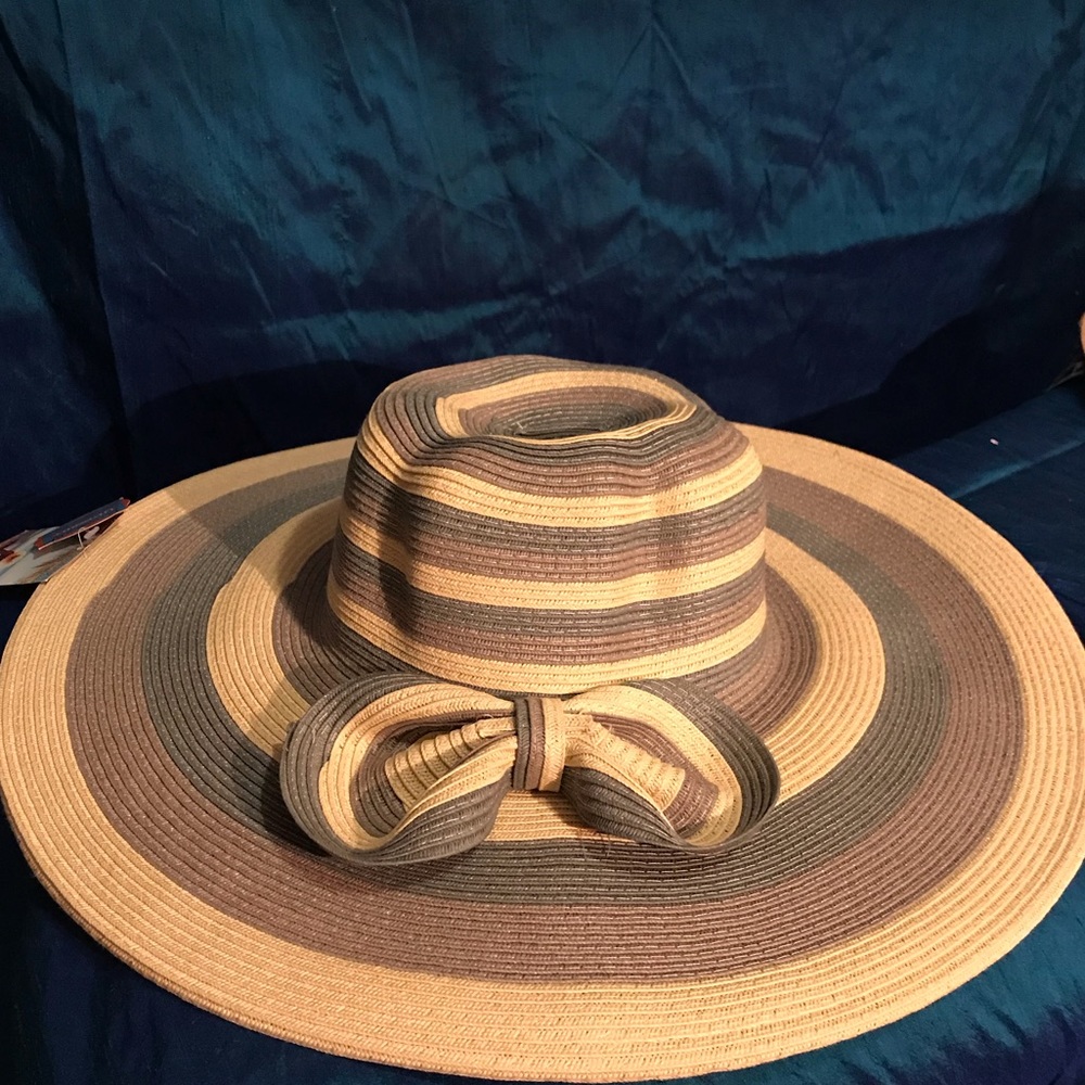 ANGELA & WILLIAM STRAWVILLE EPOCH HATS